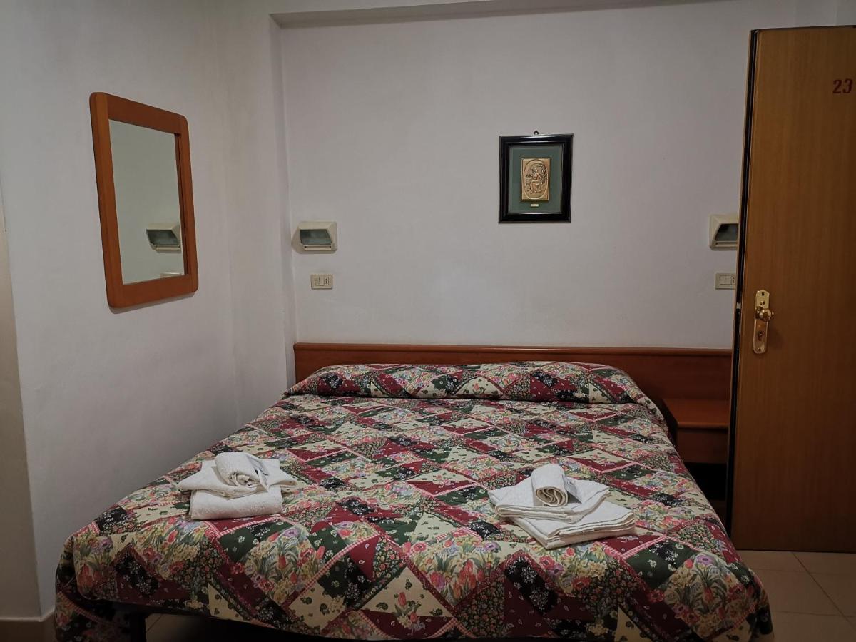 Osteria Dei Locandieri Abbadia San Salvator Bagian luar foto